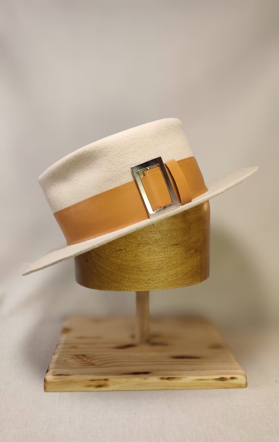 Ivory custom wool hat MarkHats Outlaw Legacy.